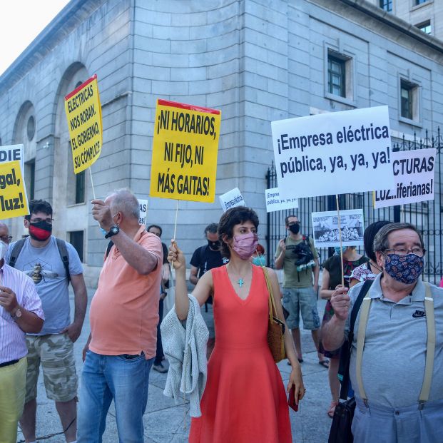 EuropaPress 3843321 varias personas concentran frente ministerio transicion ecologica contra