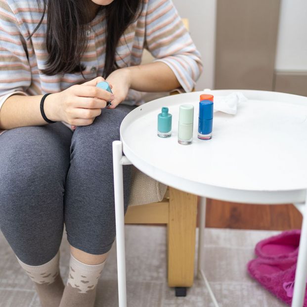 Trucos para pintarte las uñas en casa y que duren más tiempo Foto: bigstock