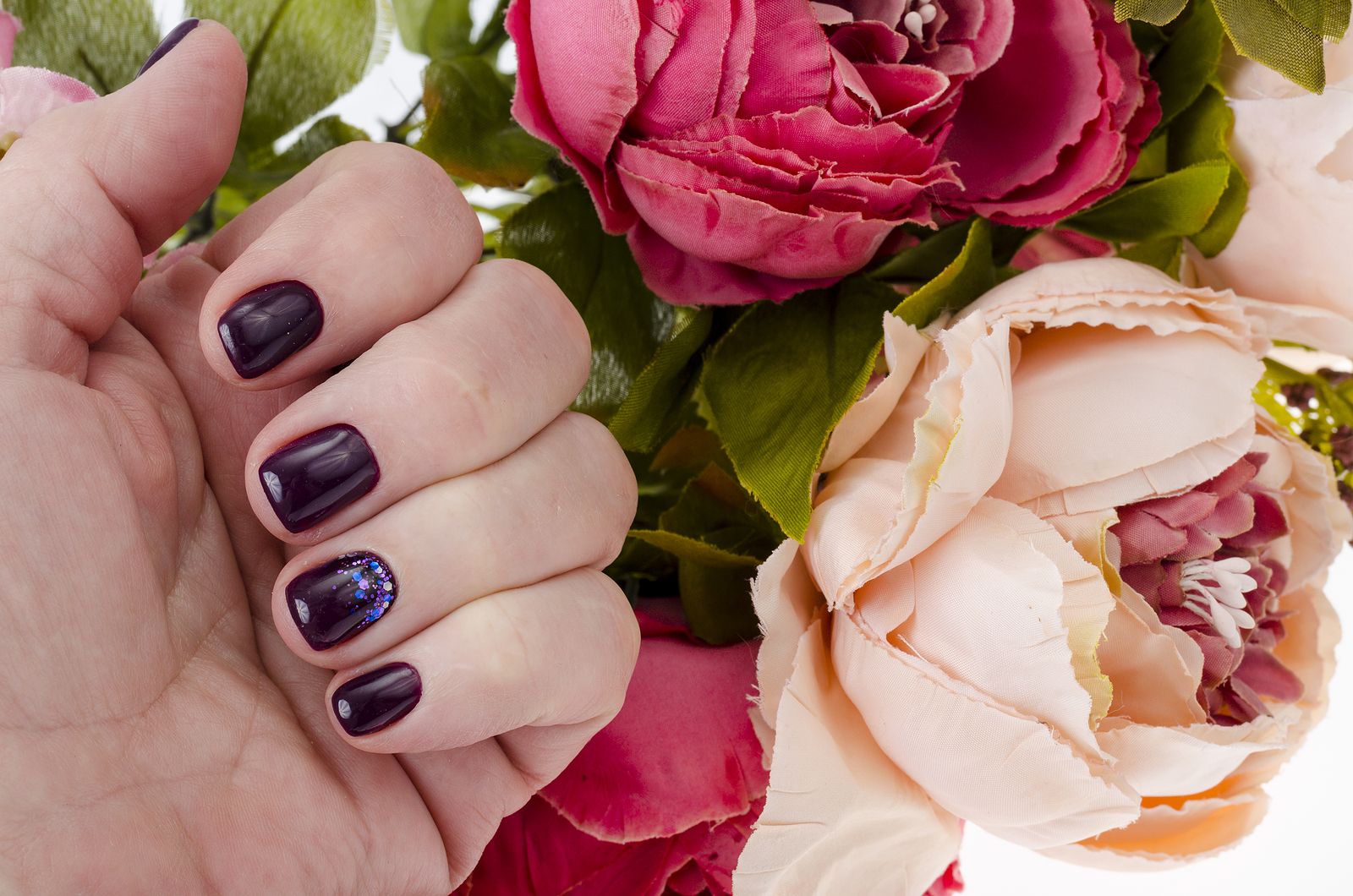 Trucos para pintarte las uñas en casa y que duren más tiempo Foto: bigstock