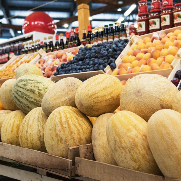 bigstock Melones en el supermercado
