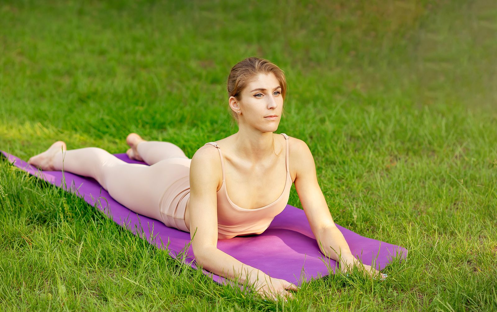Alivia los síntomas de la escoliosis con estos ejercicios de yoga Foto: bigstock 