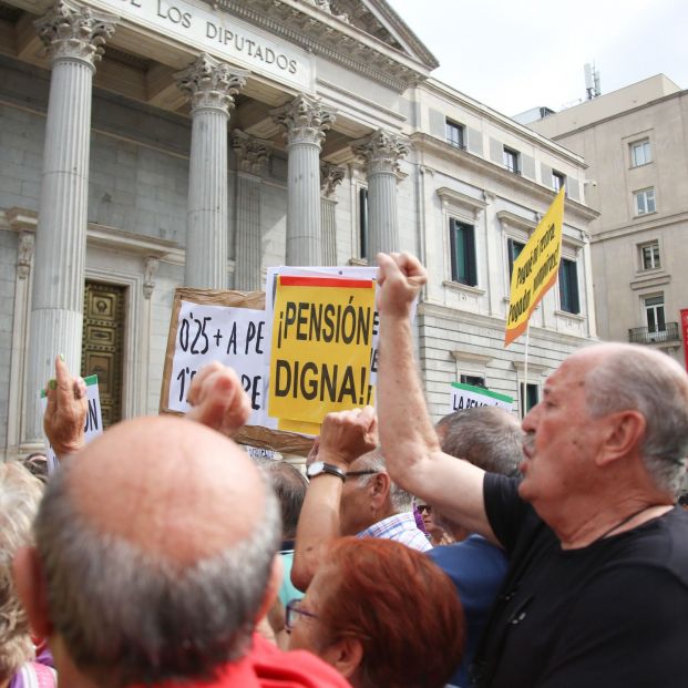 Manifestación de pensionistas ante el Congreso