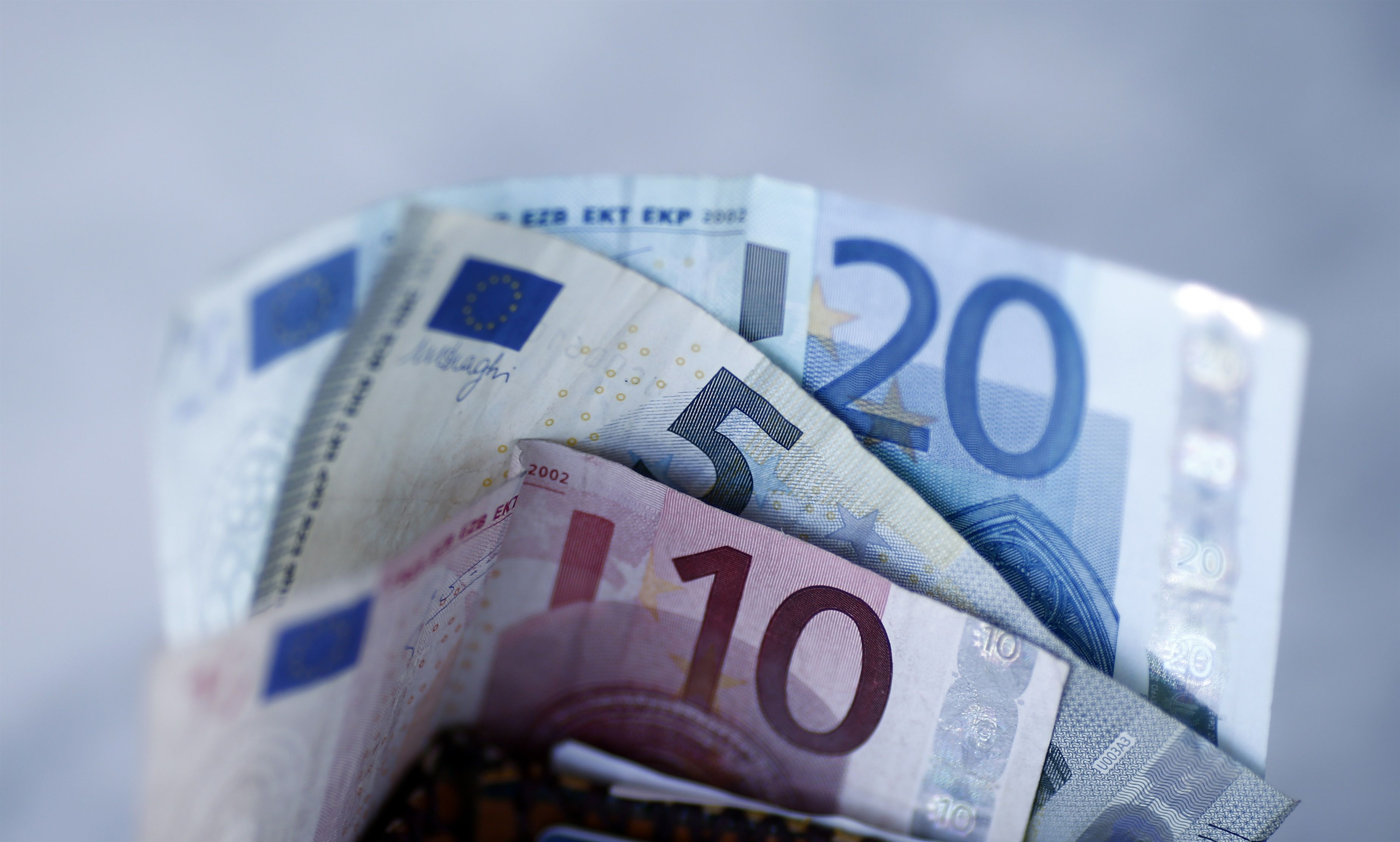 Comisiones bancarias: pagarlas puede salir más barato que contratar productos bonificados (Europa Press)