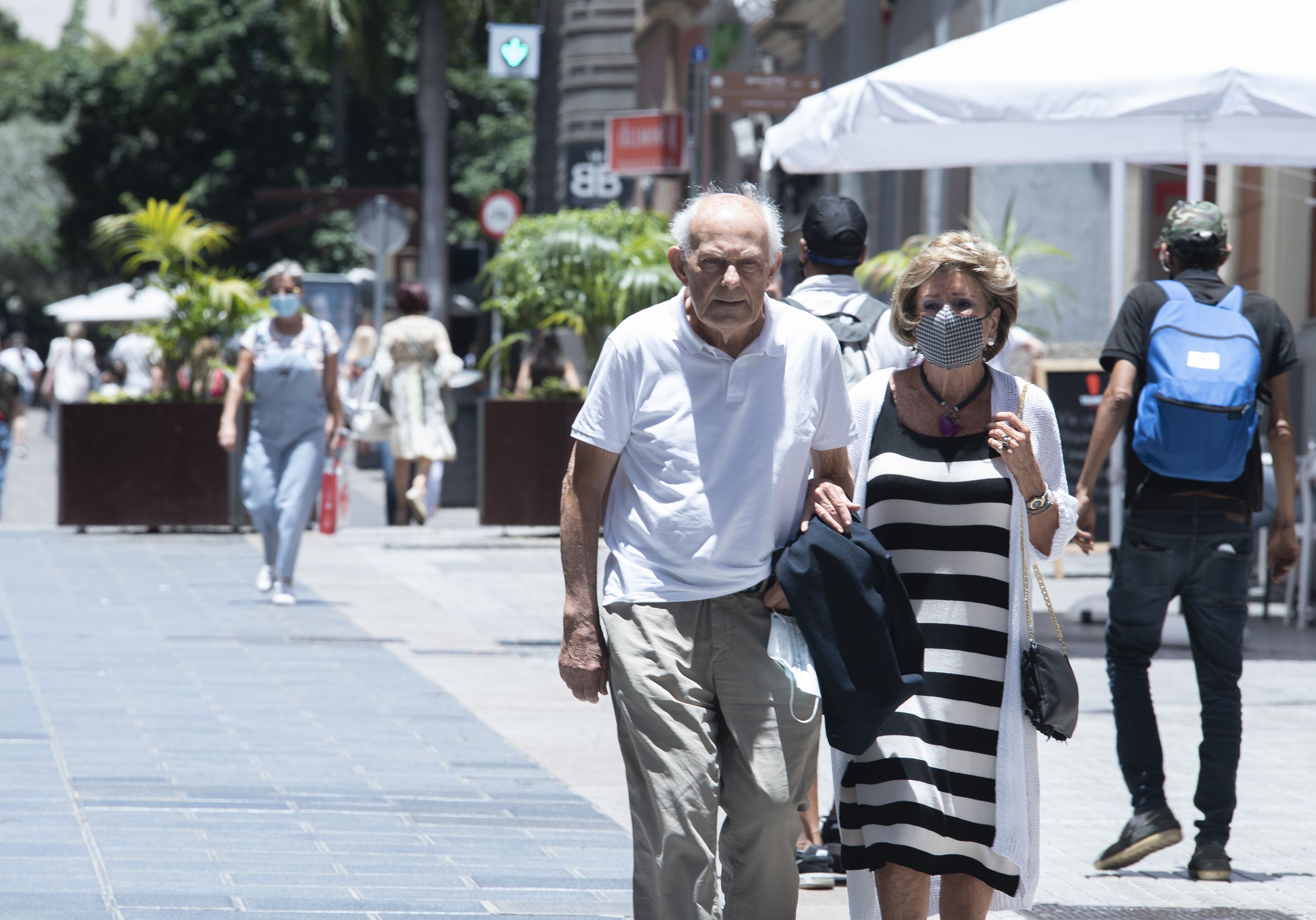 La quinta ola no traerá de vuelta las mascarillas al aire libre