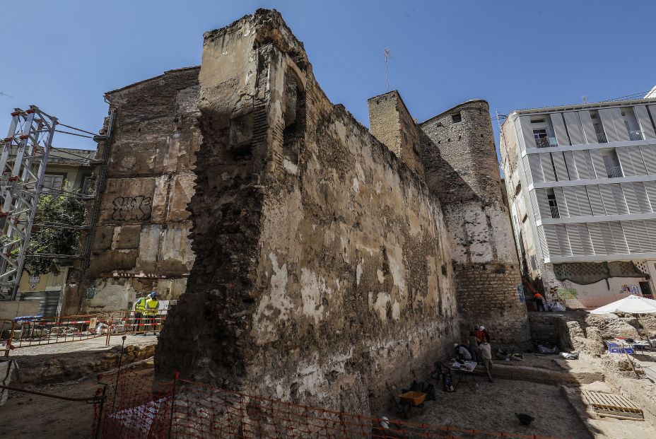 Hallan una vajilla completa del siglo XV en la excavación de la plaza del Ángel de Valencia. Foto: Europa Press