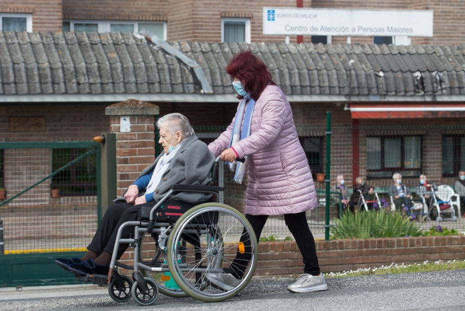 Las residencias se vuelven a blindar por la quinta ola: "Está siendo un palo para los familiares"