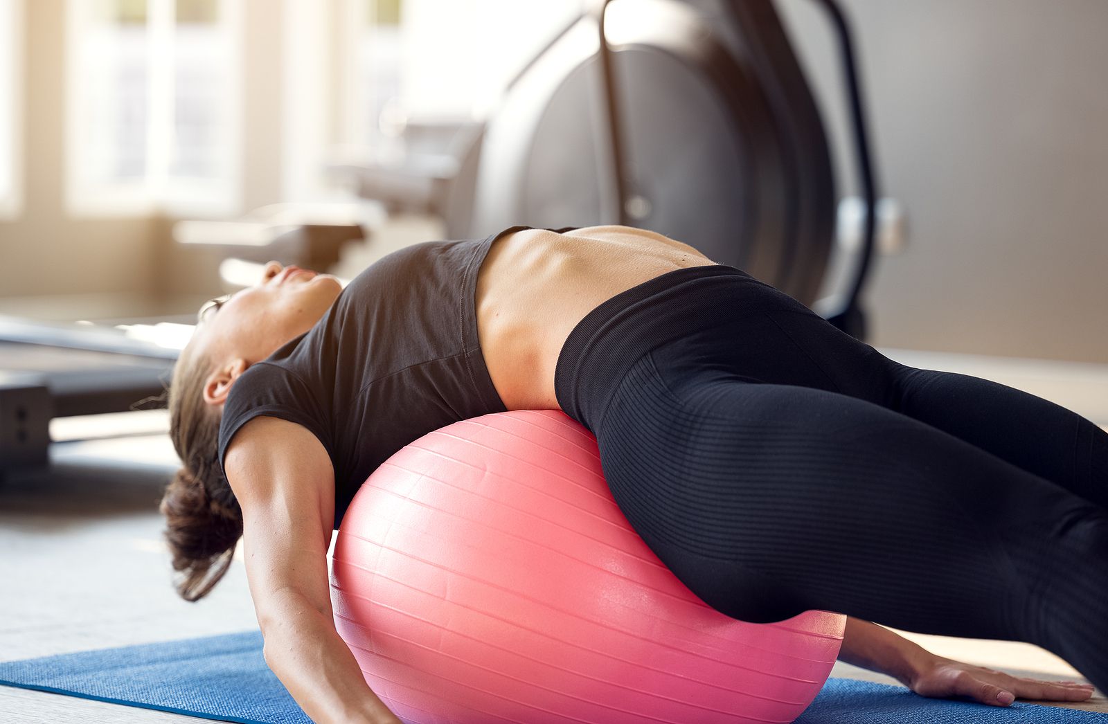 Los mejores ejercicios de abdominales para un vientre plano (Foto: BigStock)