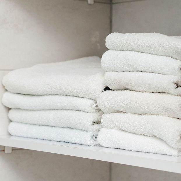 ¿Por qué las toallas blancas pierden su color? Esta es la solución Foto: bigstock