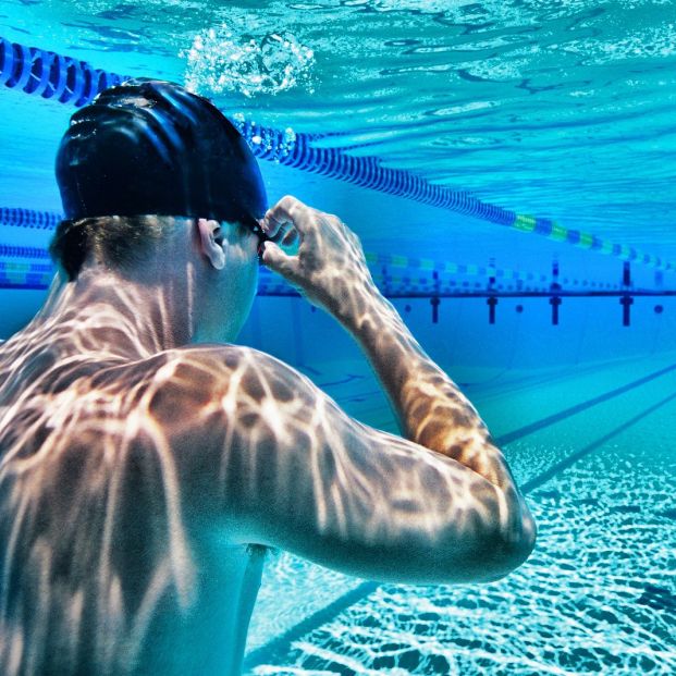Evita la otitis del nadador en playas y piscinas con estos consejos (Foto Bigstock) 3