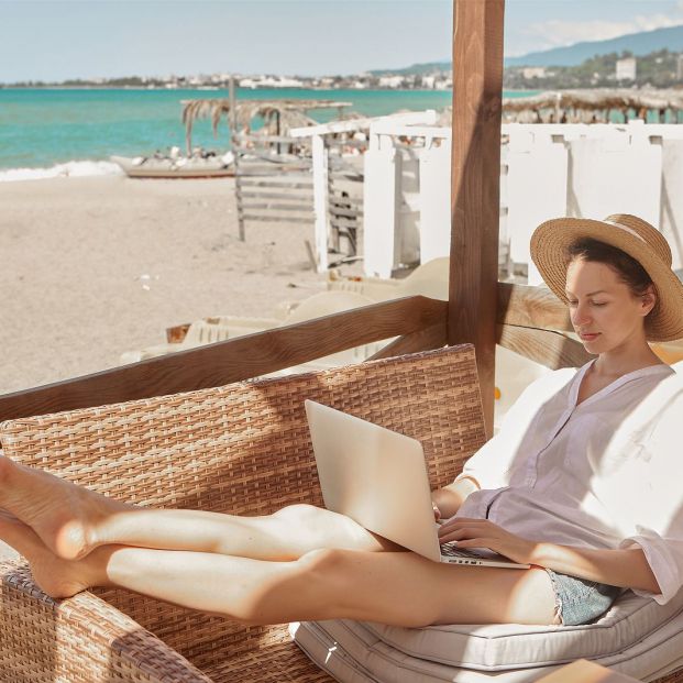 ¿No ves la pantalla con el sol? Toma nota de estos trucos Foto: bigstock ¿No ves la pantalla con el sol? Toma nota de estos trucos Foto: bigstock