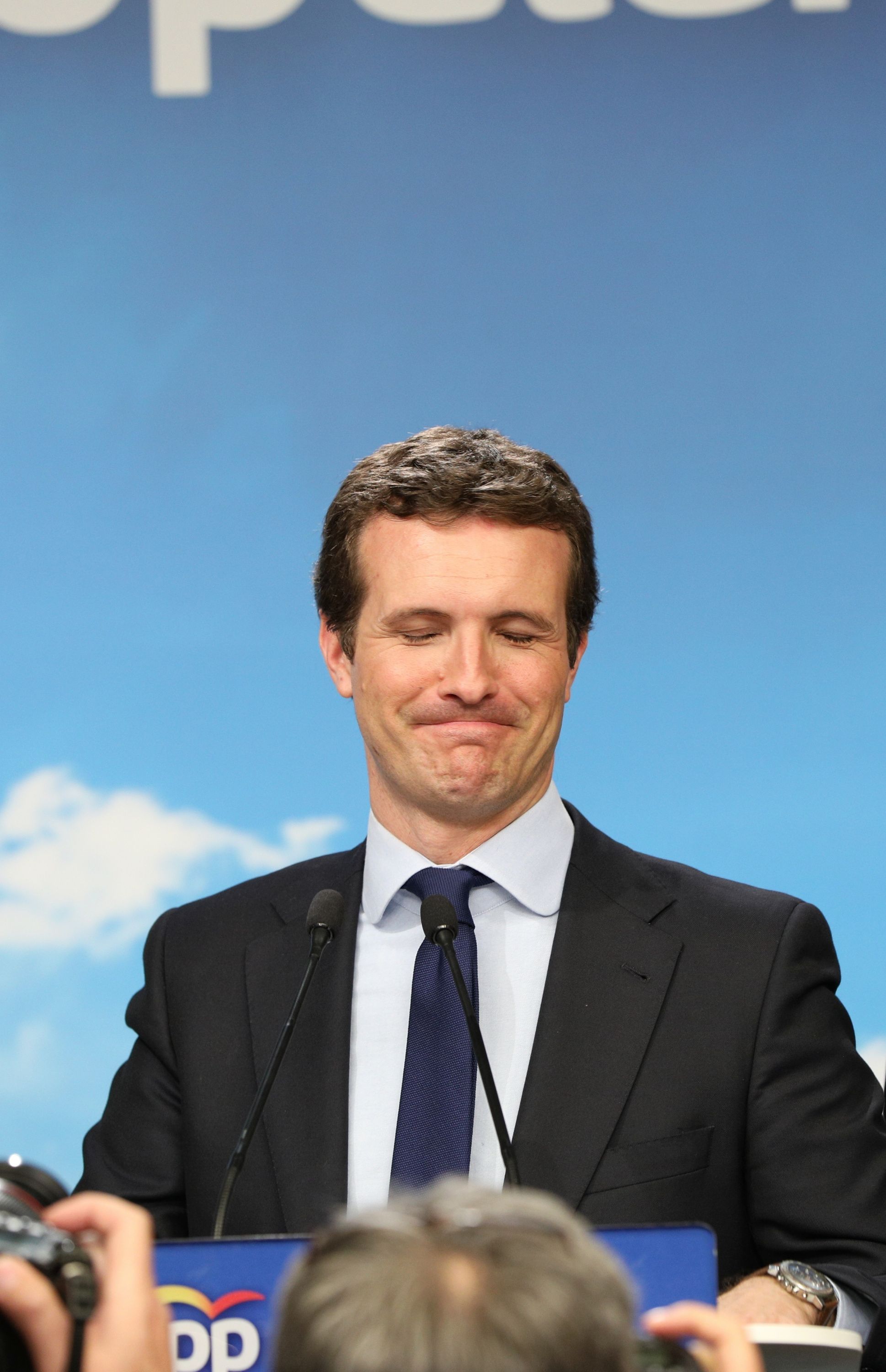 El presidente del PP Pablo Casado ofrece declaraciones a los medios de comunicación tras conocerse los resultados definitivos de las elecciones donde han bajado considerablemente de votos 