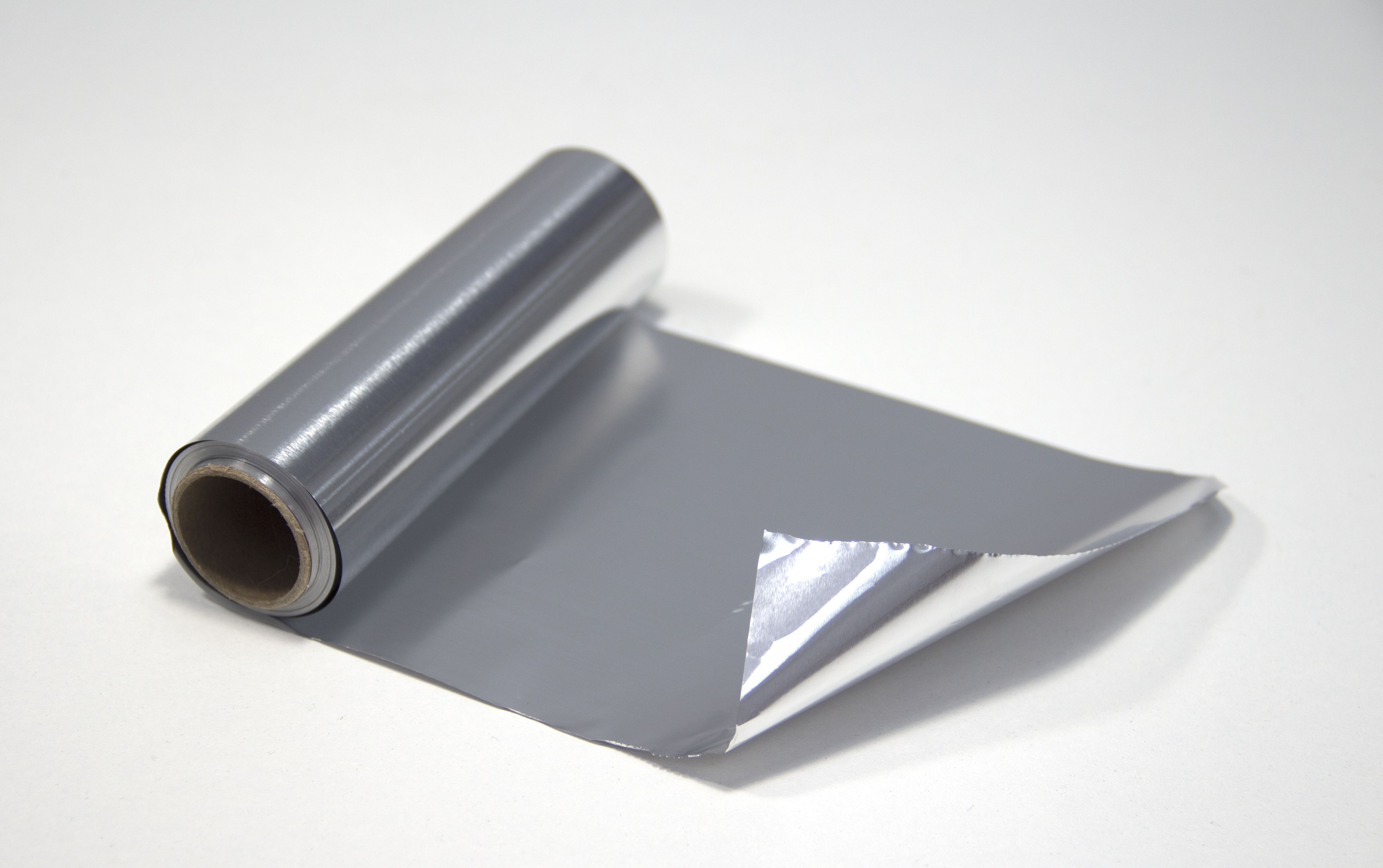 Sal por fin de dudas con el papel de aluminio: ¿qué cara va hacia afuera y cuál hacia dentro?
