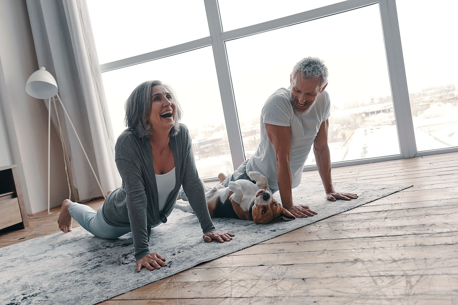 Posturas de yoga para cuidar la zona lumbar (BigStock)