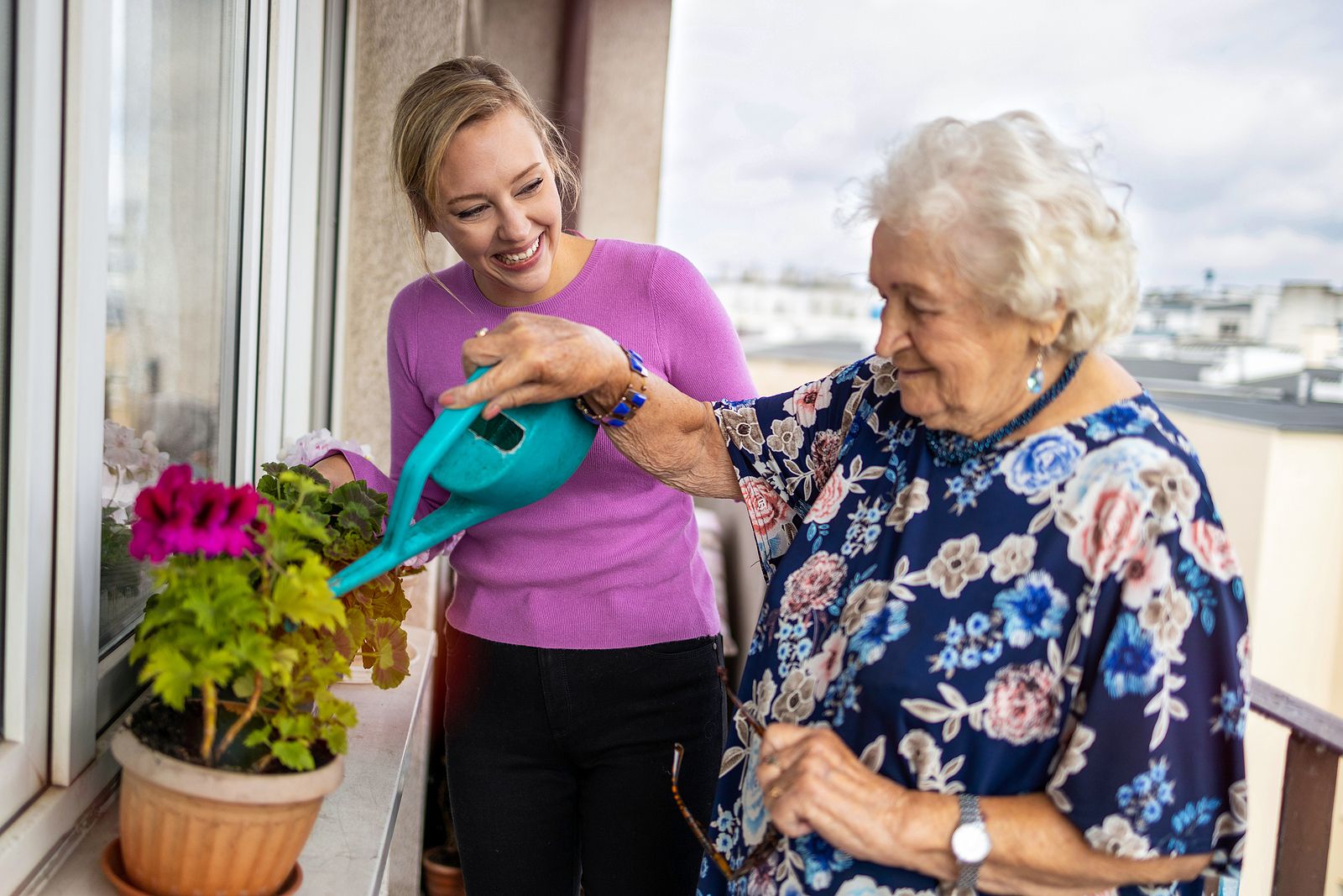 Consejos para que no les falte agua a tus plantas si te vas de viaje (Foto Bigstock)