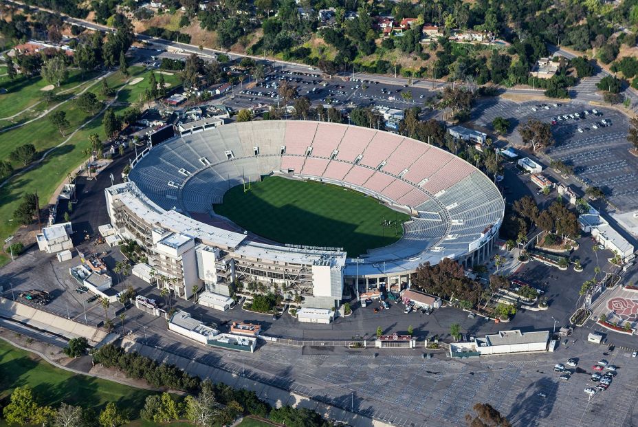The largest soccer stadiums in the world: Rose Bowl