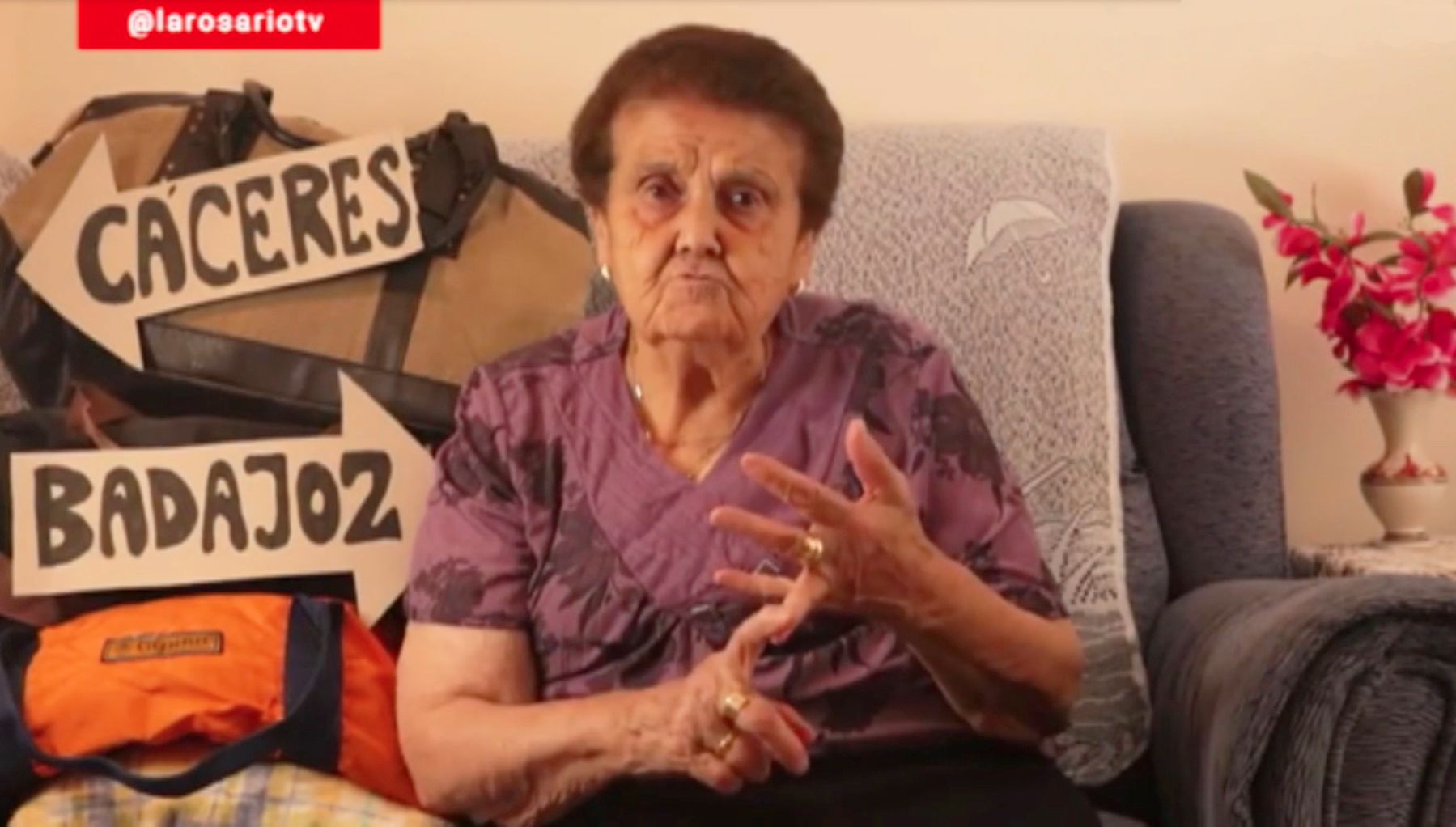 La 'abuela de Extremadura' pide "un tren digno" para la región: "Renfe no nos toca ni con un palo"