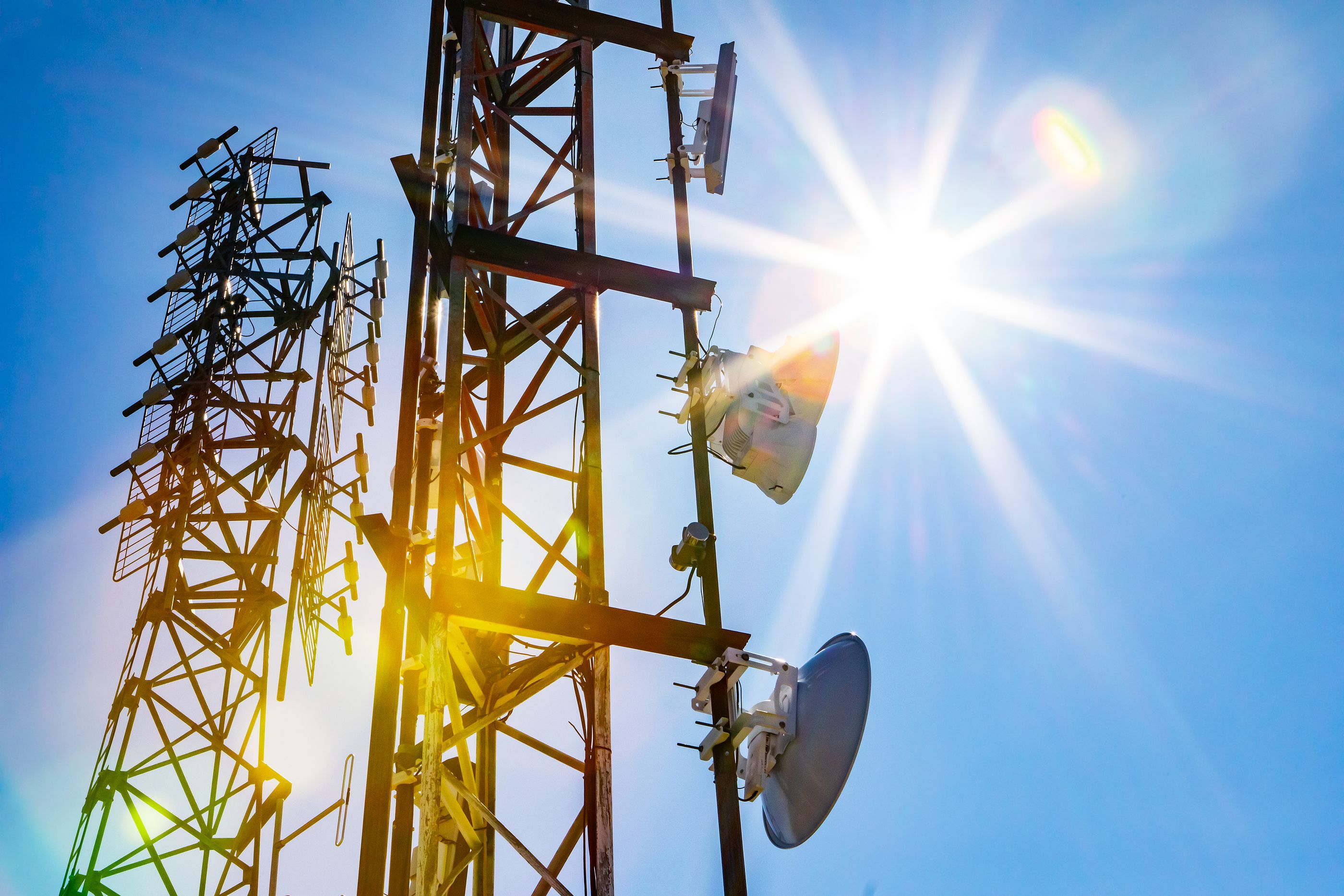 Aparatos que transmiten radiaciones y debemos evitar tener cerca Aparatos que transmiten radiaciones y debemos evitar tener cerca