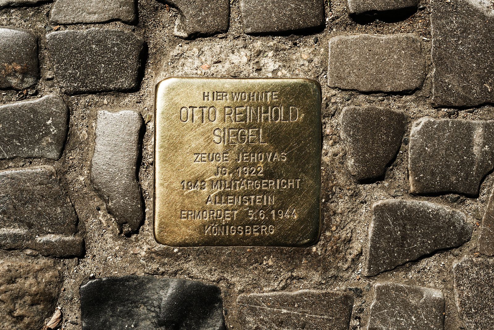 La sorprendente historia de los adoquines Stolpersteine de algunas aceras españolas (Foto Bigstock) La sorprendente historia de los adoquines Stolpersteine de algunas aceras españolas (Foto Bigstock)