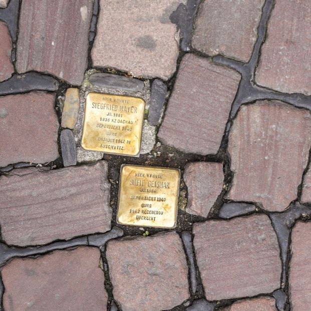 La sorprendente historia de los adoquines Stolpersteine de algunas aceras españolas (Foto Bigstock) 2 La sorprendente historia de los adoquines Stolpersteine de algunas aceras españolas (Foto Bigstock) 2