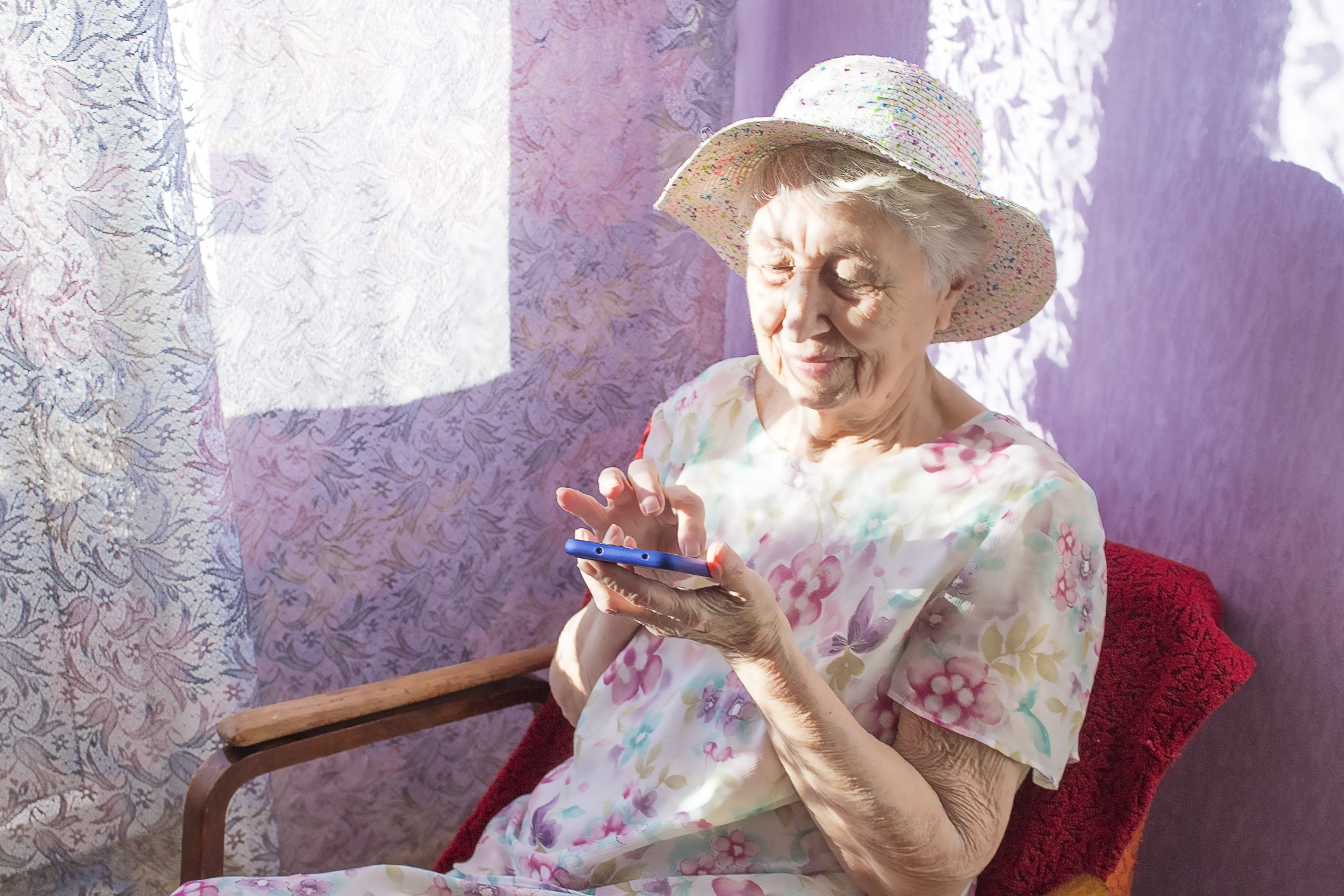 10 aplicaciones móviles para personas mayores - Montesalud