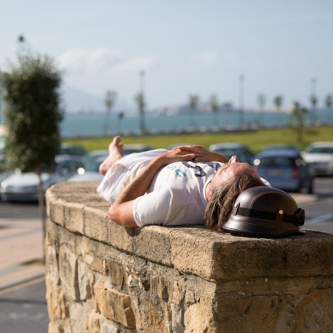 Las siestas cortas no pueden sustituir una noche completa de sueño, según un estudio. Foto: Europa Press