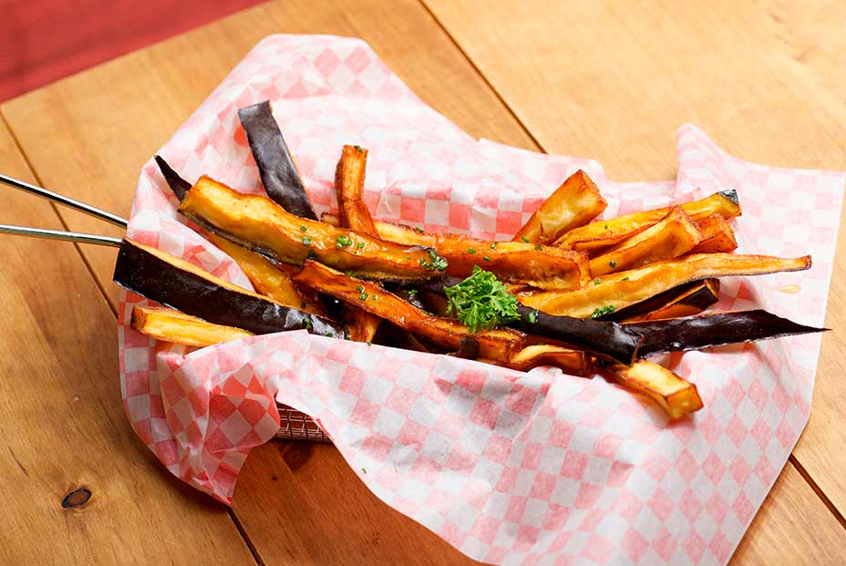 berenjenas fritas con miel. Foto: Bigstock