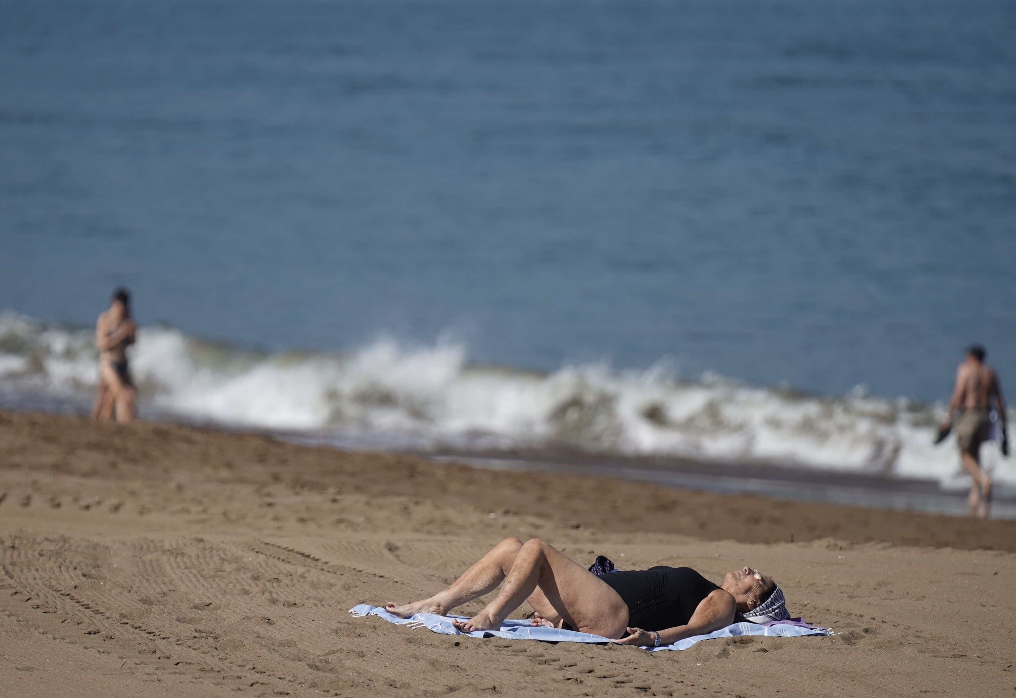 Cómo acabar con las manchas en la piel provocadas por la exposición al sol. Foto: Europa Press