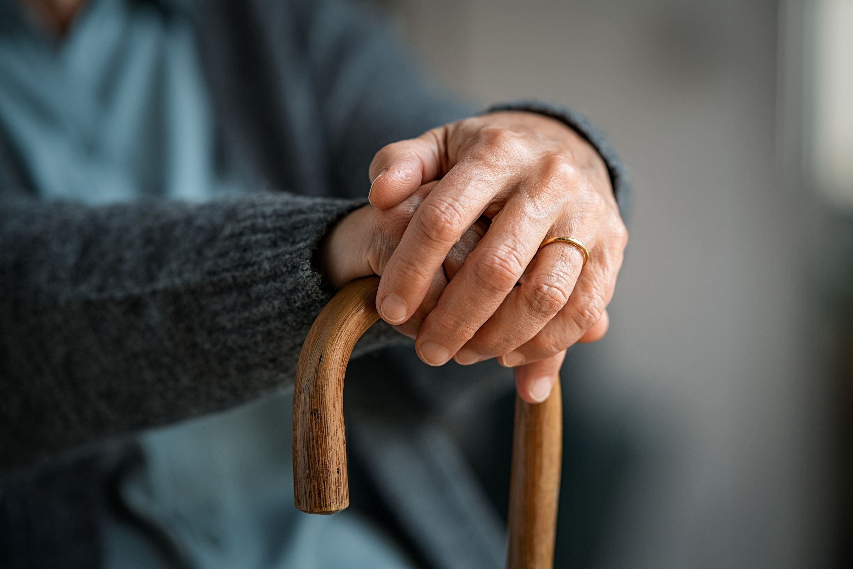 Ponen en marcha un proyecto de cuidado "en remoto" para personas mayores que viven solas. Foto: Bigstock 