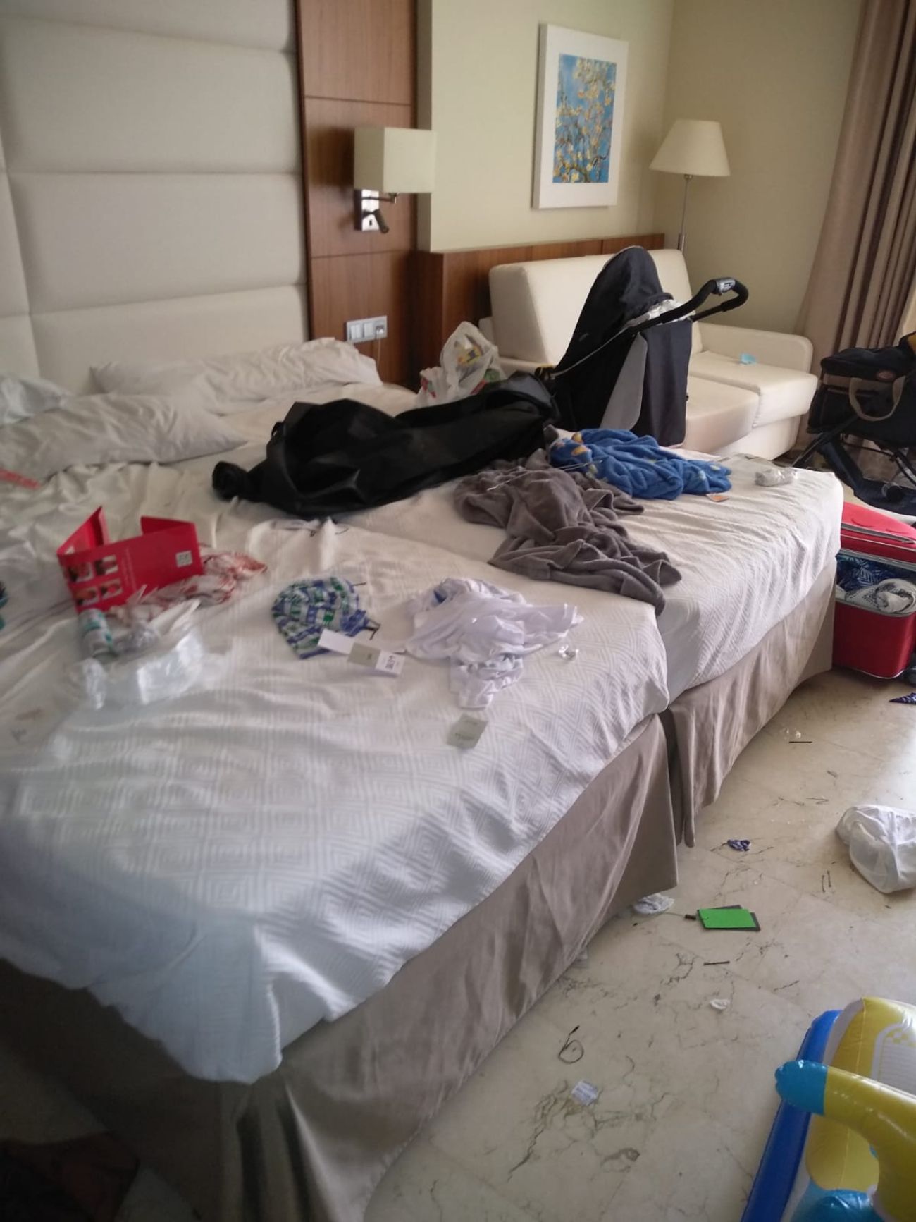 La Kellys de Benidorm denuncian el vergonzoso estado en el que dejan las habitaciones los clientes