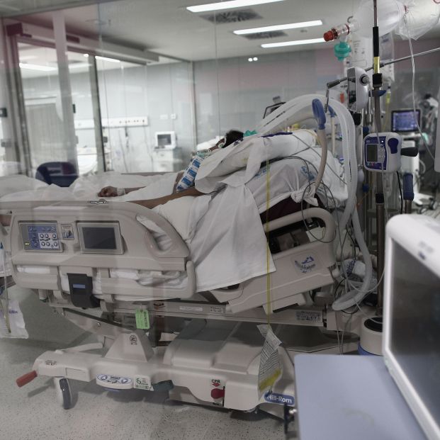 EuropaPress 3526505 enfermo cama uci hospital emergencias isabel zendal madrid espana 20 enero