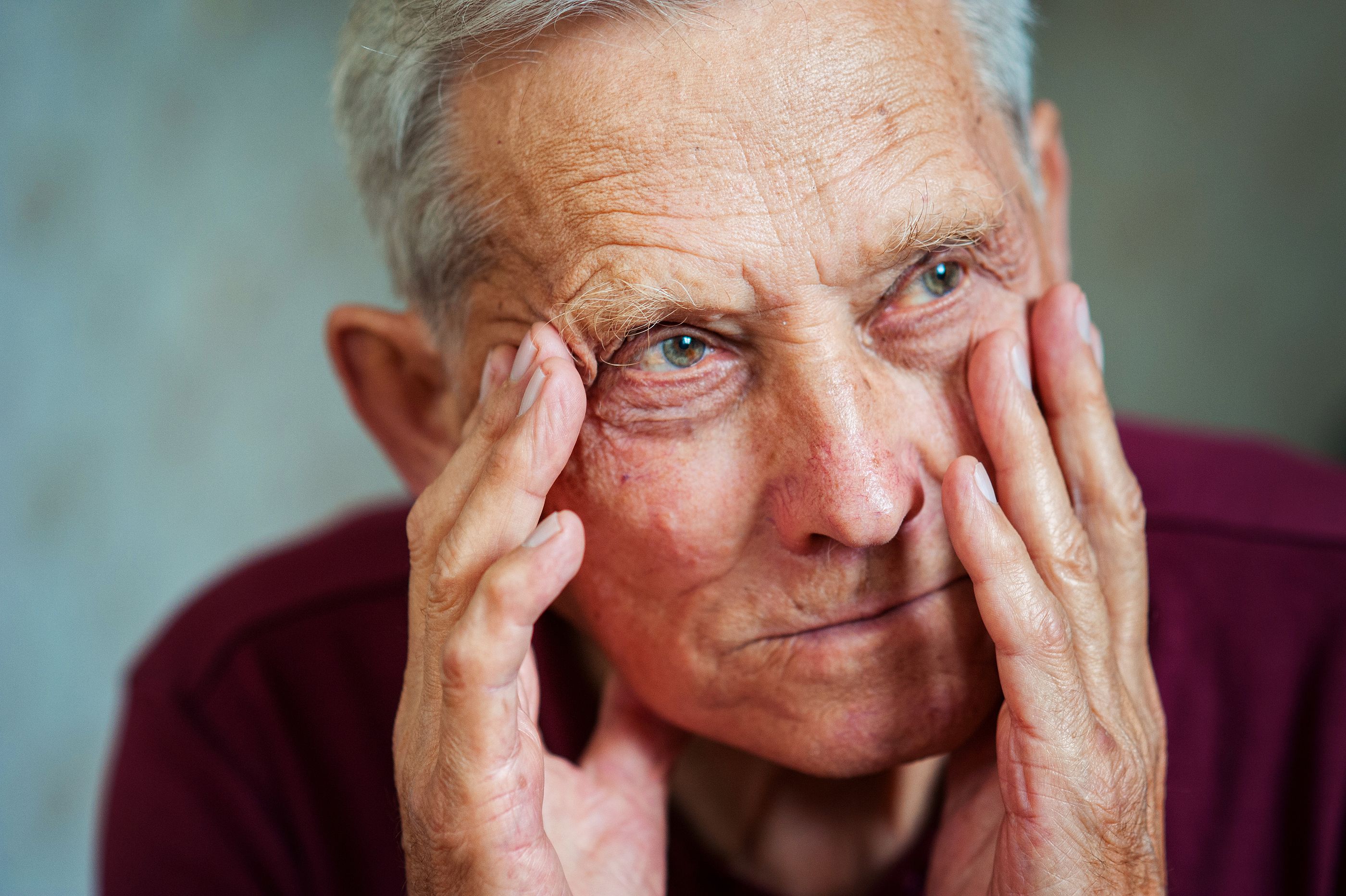 Más del 56% de los mayores de 55 años experimentó sentimiento de soledad durante el confinamiento. Foto: Bigstock