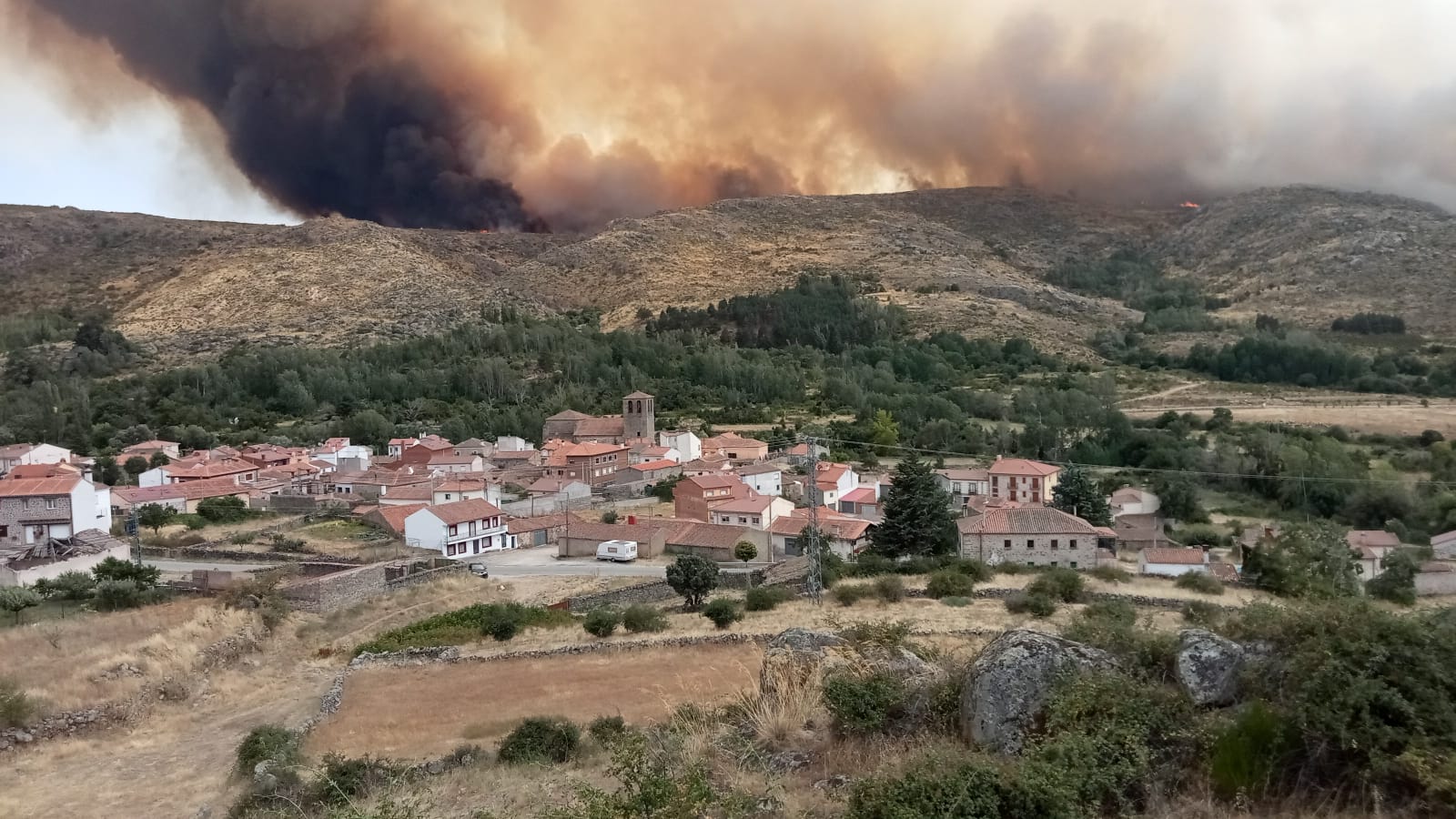Abren diligencias en un juzgado de Ávila por el incendio de Navalacruz