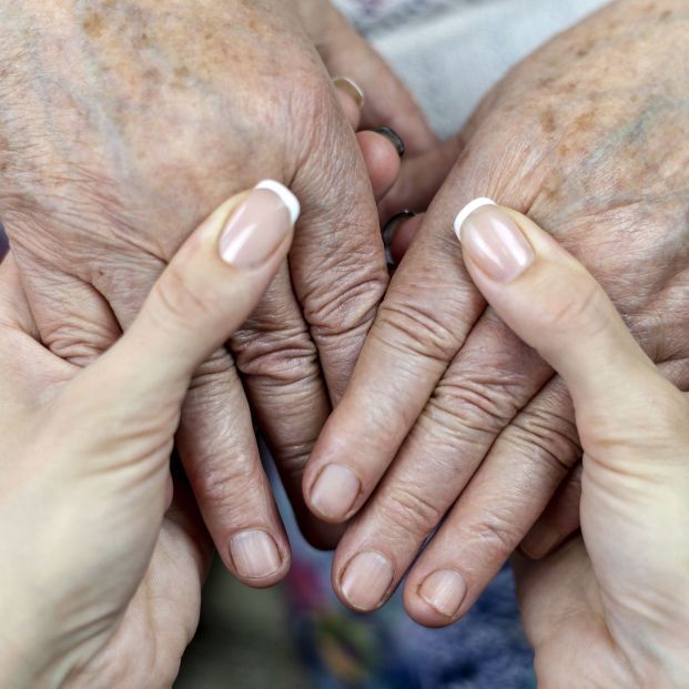 Valencia convoca el primer concurso de videos cortos sobre las relaciones intergeneracionales. Foto: Bigstock 