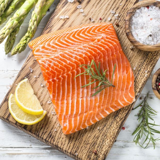 El salmón es uno de los alimentos que pueden cuidar tus huesos (bigstockphoto)