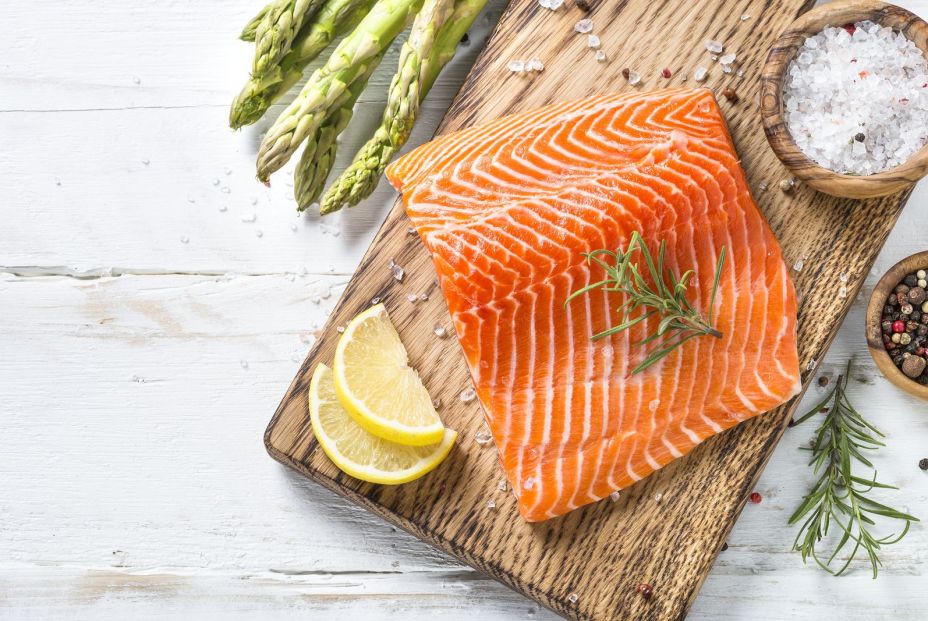 El salmón es uno de los alimentos que pueden cuidar tus huesos (bigstockphoto)