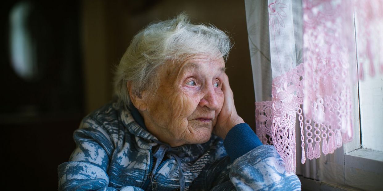 Продлили 65 лет. Старики старше 65. Для граждан 60+. Старше 60 лет с хроническими заболеваниями.
