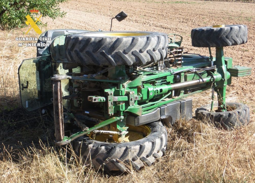 Muere un hombre de 80 años al quedar atrapado bajo su tractor tras caer por una pared de tres metros. Foto: Europa Press 