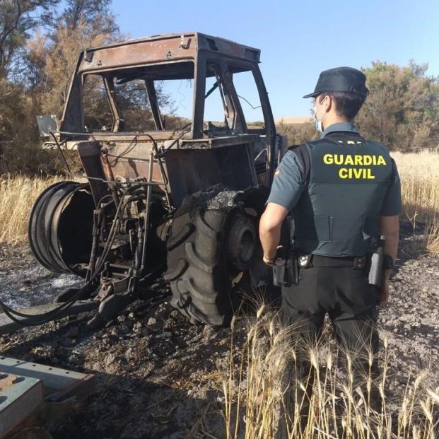 EuropaPress 3799220 tractor incendiado utrera