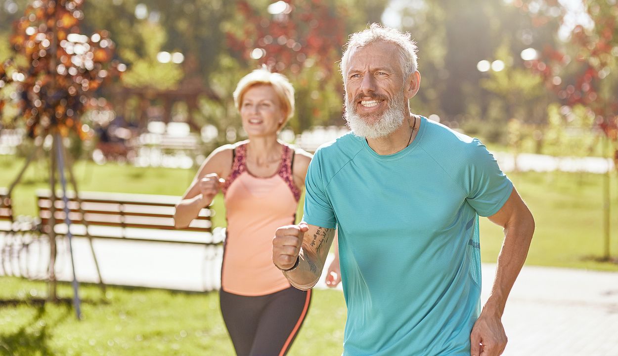 Cómo mover los brazos cuando sales a correr o caminar