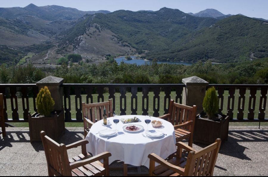 Parador de Cervera de Pisuerga (Palencia)