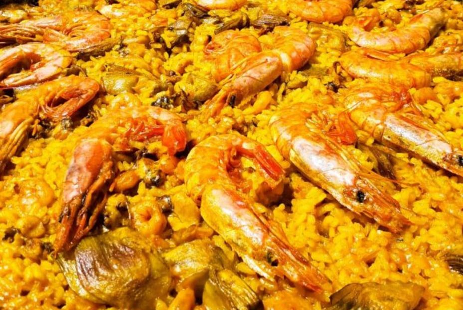 Cómo cocinar una paella valenciana perfecta, según el BOE