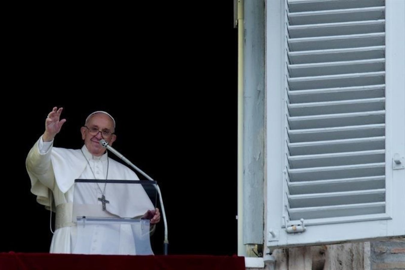 ¿Los Papas cobran pensión?