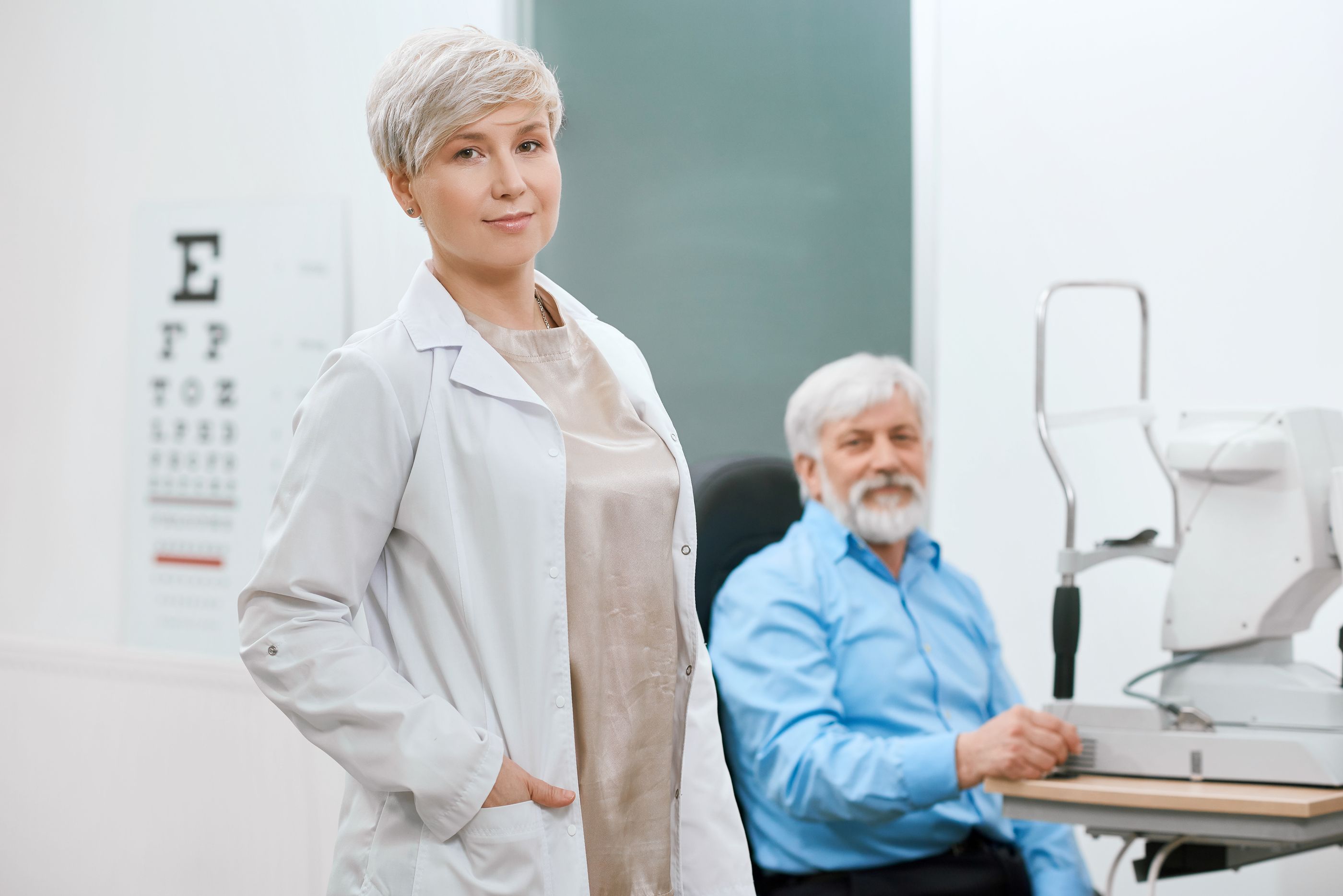 Hay que acudir al oftalmólogo para evitar la degeneración macular (bigstock)