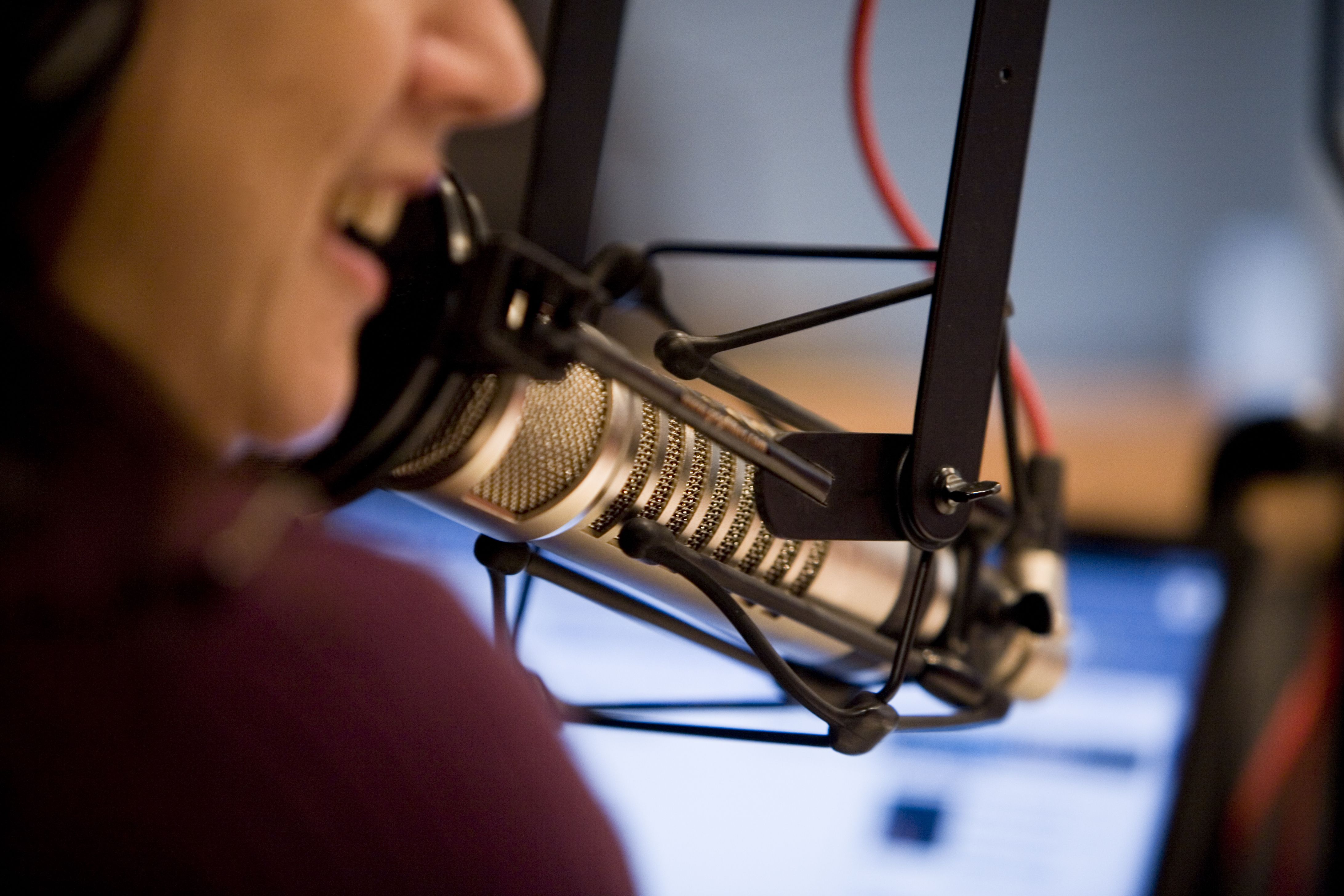 Los programas de radio que dan voz a los mayores en las ondas