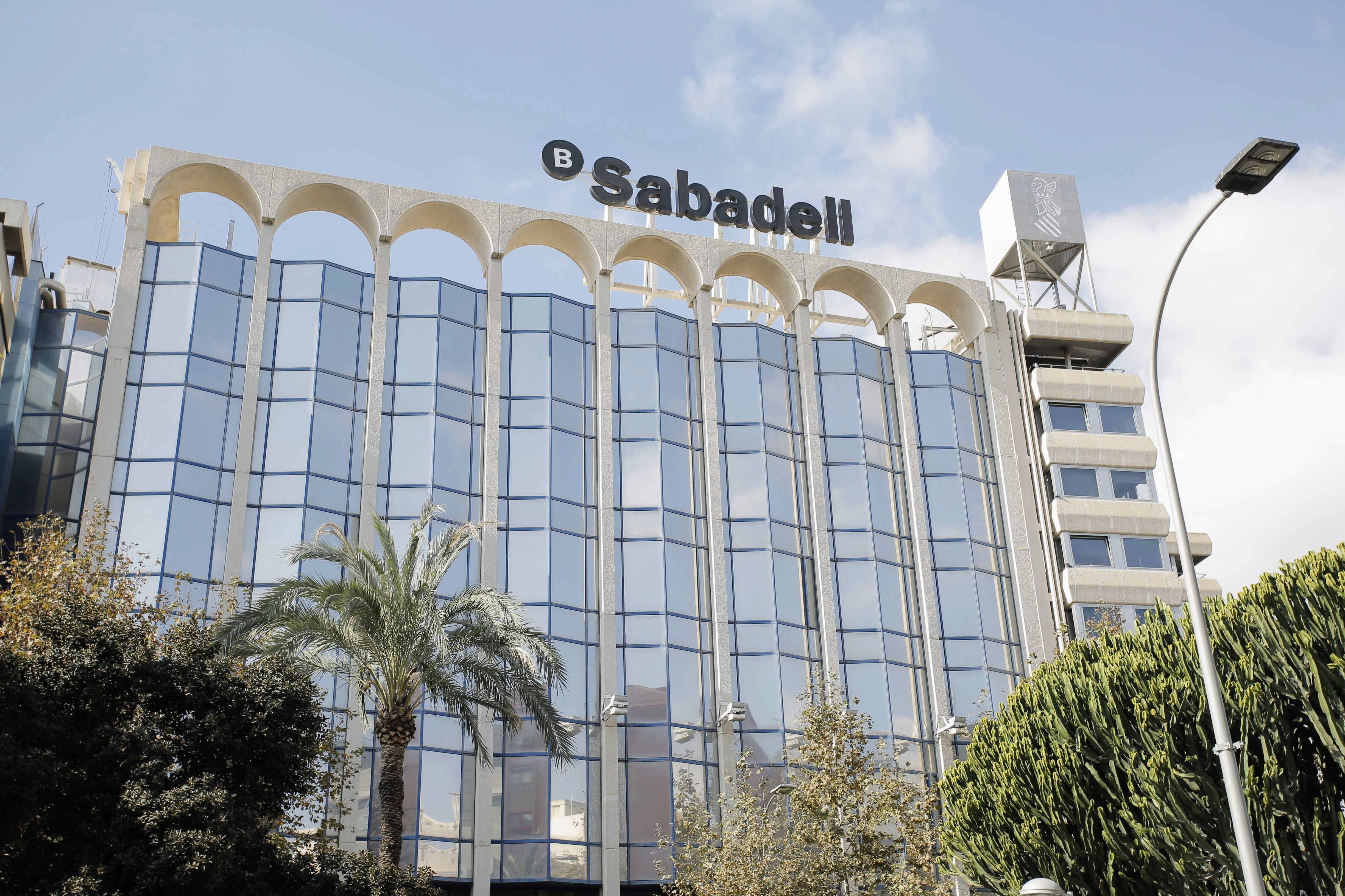 El banco Sabadell abonará las pensiones este mes el día 24