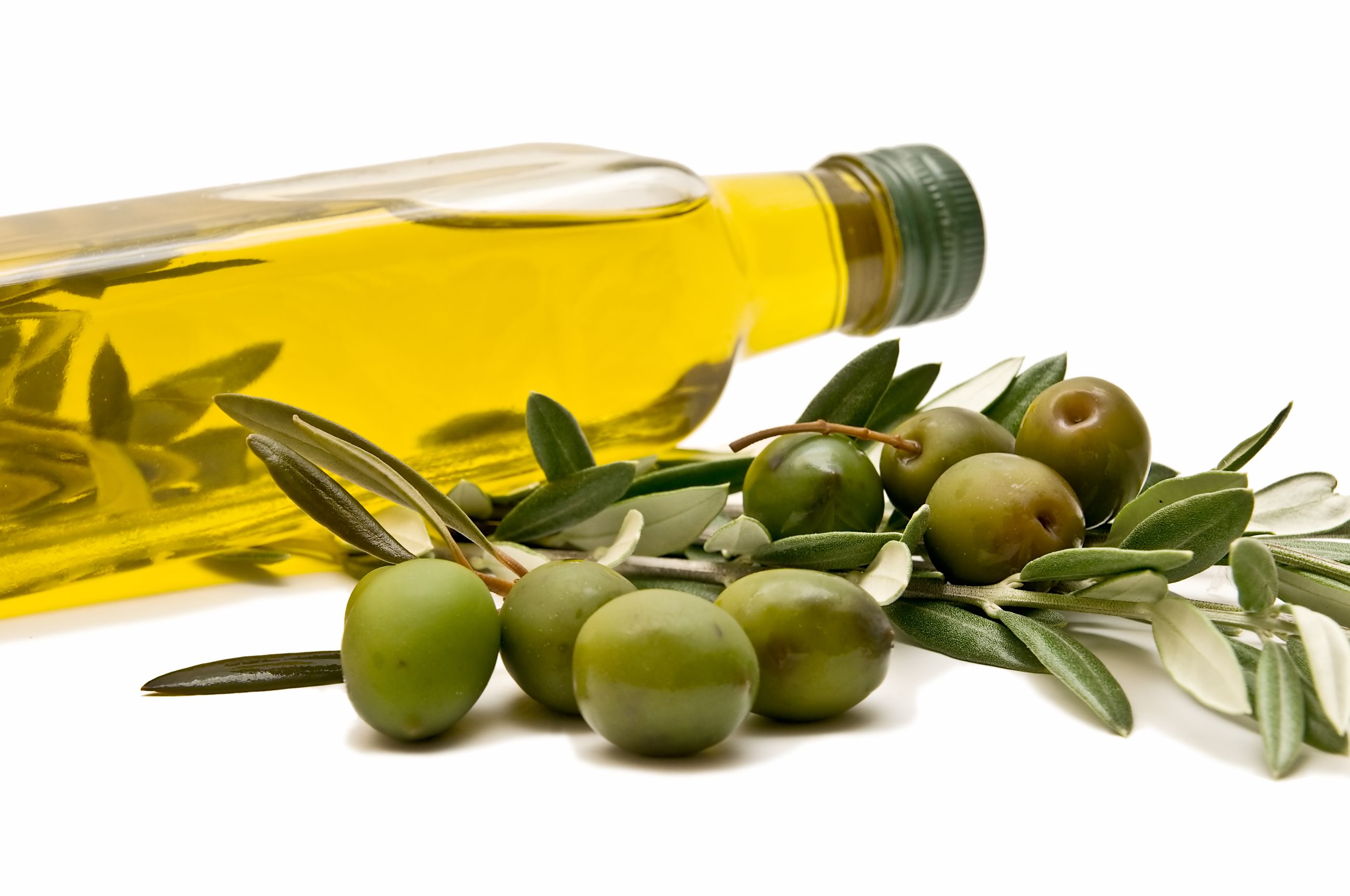 Aceite de oliva, uno de los mejores alimentos para mantener sana la piel (bigstock)