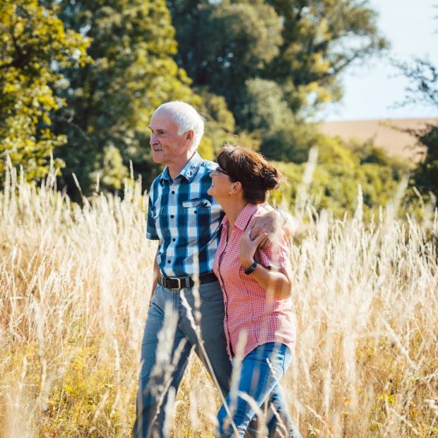 Paseando por la naturaleza (bigstockphoto)