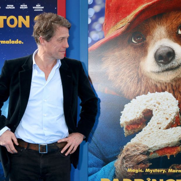 Hugh Grant en el estreno de Padington 2