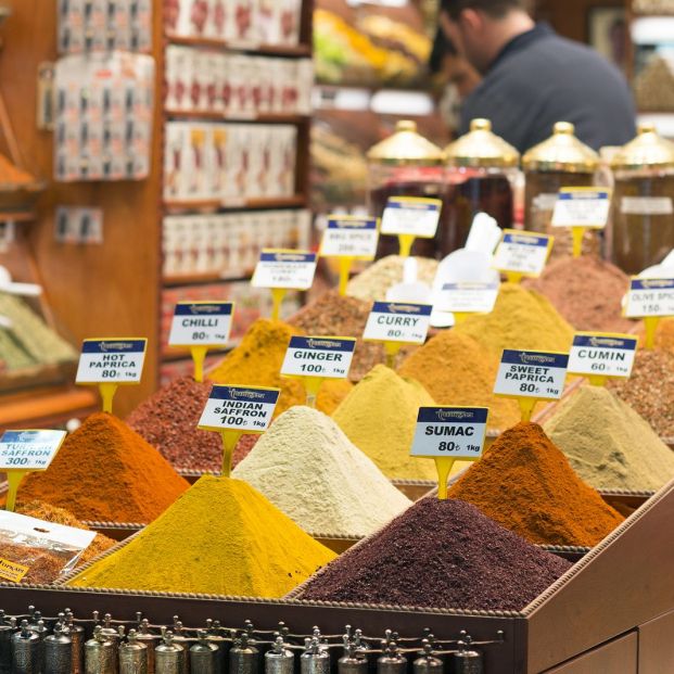 Bazar de las especias en Estambul (bigstock)