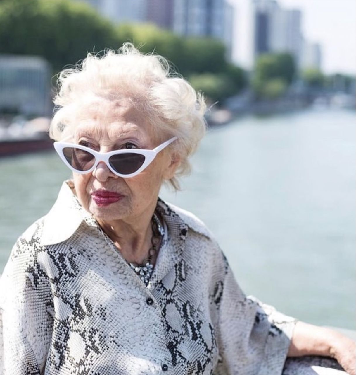 ¡Menudo estilo! Iran Khanoom, la influencer de 91 años que arrasa en Zara (Foto: Instagram 'iran.khanoom')